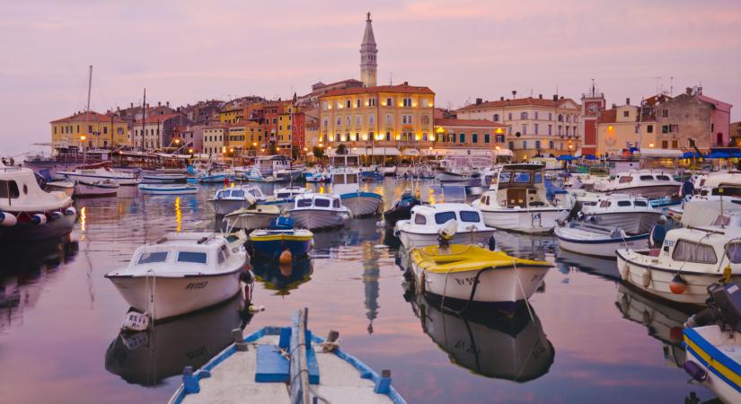 Kezd megtelni a magyarok kedvenc üdülőhelye – Nem akarnak még több turistát