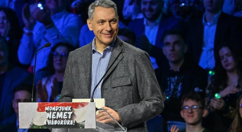 Tippelj, hányan gondolják úgy, hogy Lázár Jánosnak le kellene mondania a vécépucolós kijelentése után!