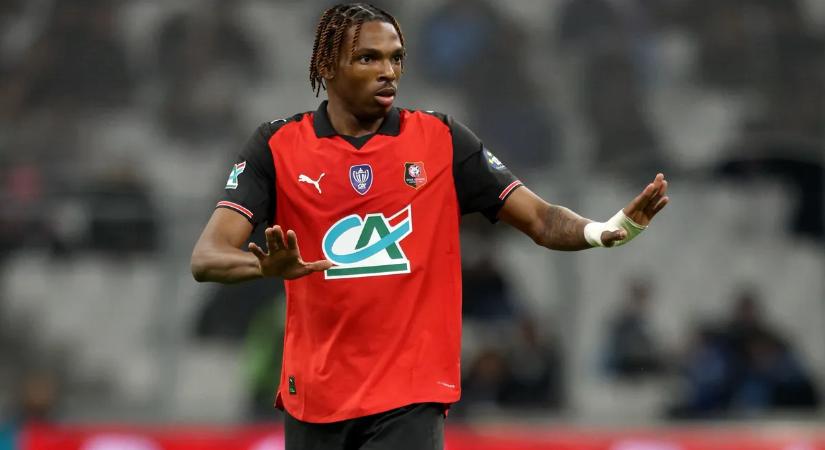 Visszatért a Liverpool játékosa, azonnal válsághelyzetet hirdettek