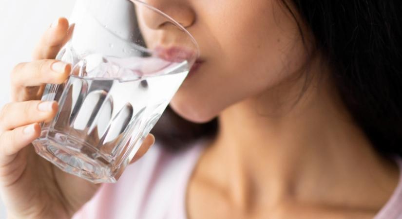 Nem is elég a 2 liter? Ennyi vizet kellene innod az életkorod szerint