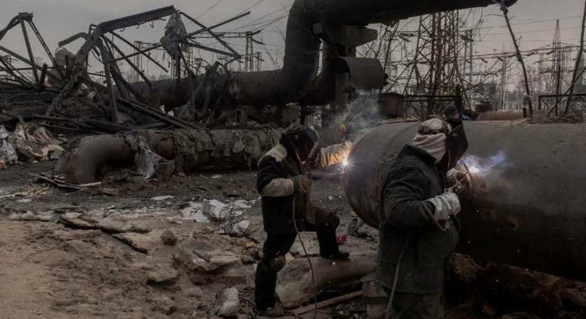 Ott a segítség, mégis megfagynak az ukránok – videó