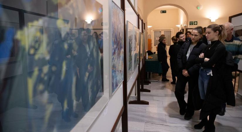 A művészek ecsettel a kezükben harcoltak a természettel – fotók