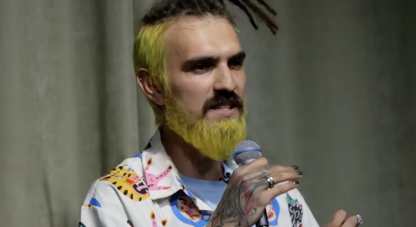 Csaknem hat év börtönt kapott egy orosz humorista, aki egy veterán katonán viccelődött