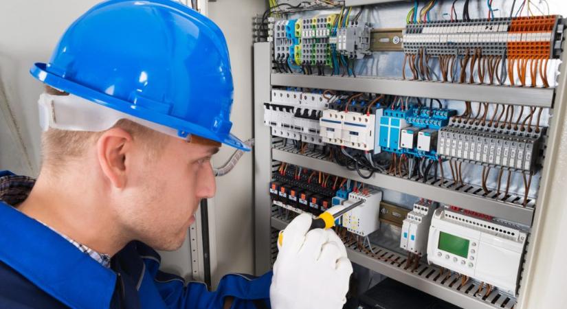 A multik után a magyar KKV-k munkahelyeit is támogatja a kormány: 4 milliárdos program indult