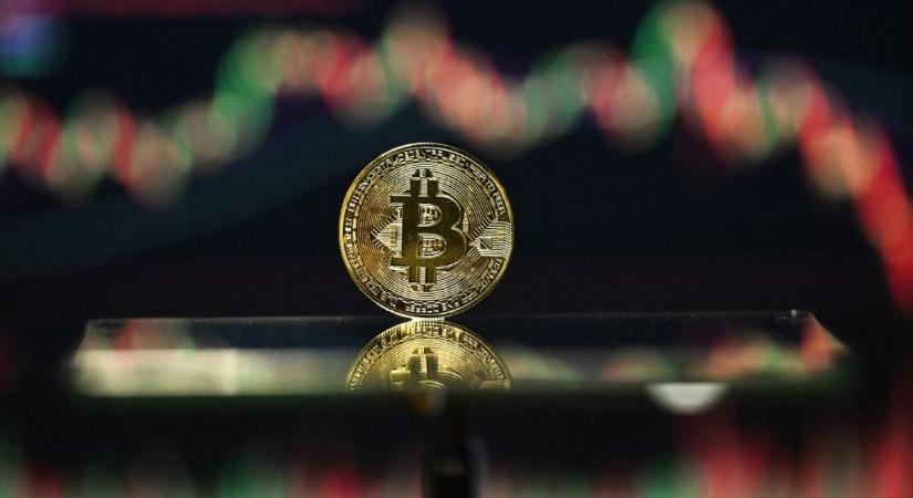 Folytatódik a bitcoin mélyrepülése – több mint 40 százalékos zuhanás a csúcs óta, mi várható tovább?