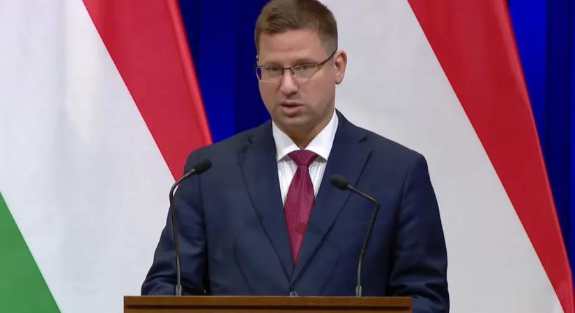 Bírósági eljárásokat állít le a kormány, tiltakozókat bűnözőz le Lázár, kormányinfót tart Gulyás