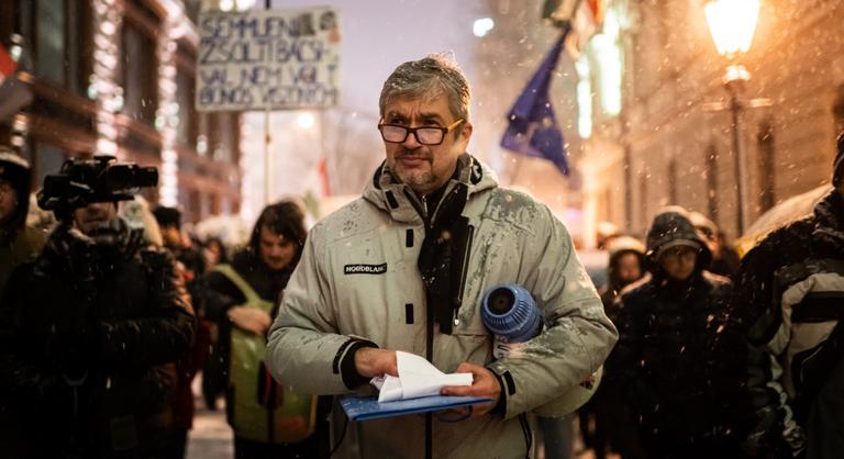 Hadházy Ákos közvélemény-kutatást végeztetett, hányan szavaznának rá, ha vezetne egy pártot
