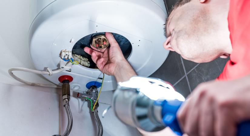 Mit jelent, ha furcsa zajokat vagy „pattogást” hallunk a bojler tartályából?