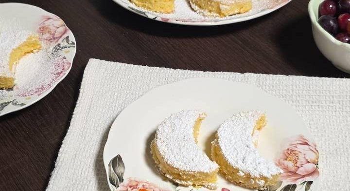 Pihe-puha vaníliás holdacska: piskótaalappal készül