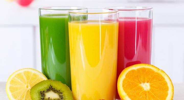 Egészséges szokás vagy rejtett rizikó? A 100%-os gyümölcslé dilemmája