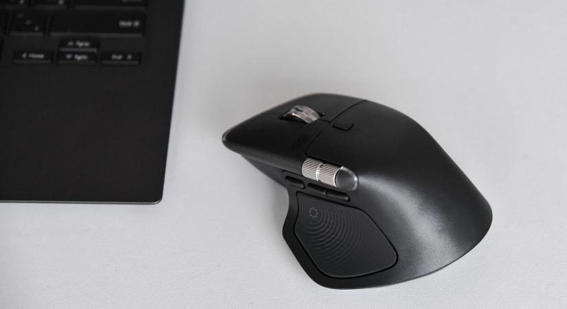 Megérkezett az egerek új királya – kipróbáltuk a Logitech MX Master 4-et