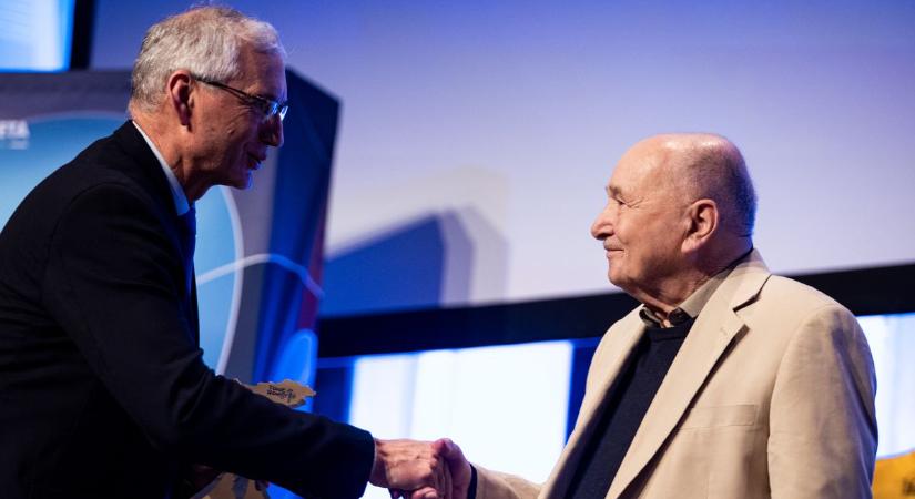 Elismerés egy kivételes pályafutásért – életműdíjat kapott Schneider Konrád