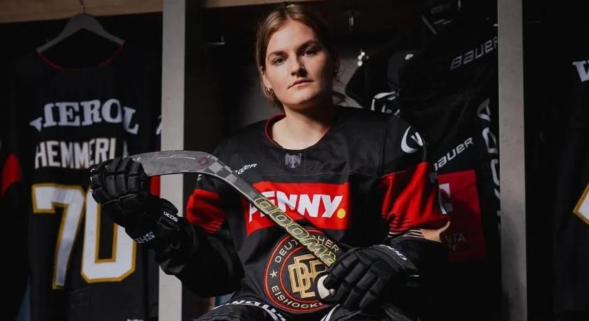 Túl szexi az olimpiához? Ledobta a ruhát a női hoki sztárja, felrobbant az öltöző a Playboy-képek miatt