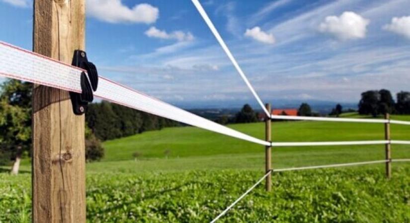 Ez hihetetlen: a közútra húzott ki villanypásztort egy zalai faluban, meg is történt a baj