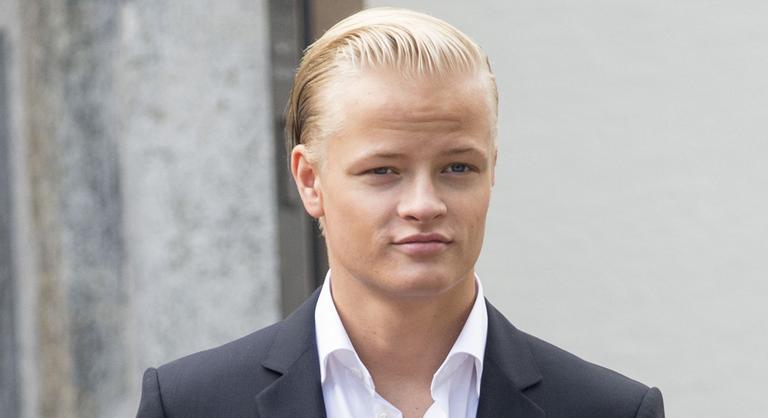 Tagadta az ellene felhozott súlyosabb vádakat a norvég trónörökös fia