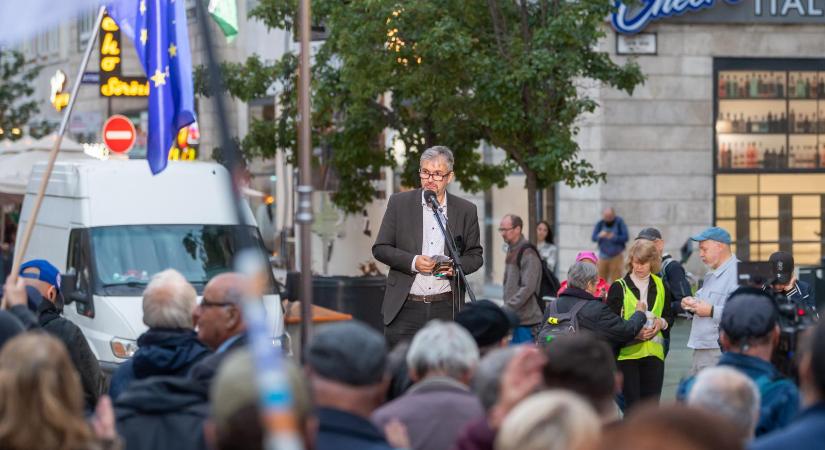 Hadházy Ákos megmérette, hányan szavaznának egy pártra, amelynek ő lenne a listavezetője