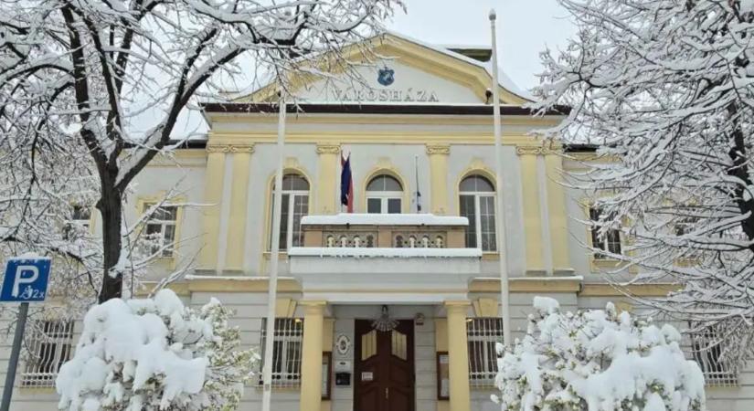 Hiába a kormányrendelet, nem szüntették meg a szolidaritási hozzájárulás miatt indult pert Szigetszentmiklóson