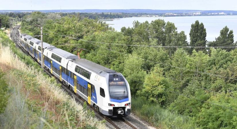Célegyenesbe ért a balatoni körvasút ügye – Siófokon is előkerült a téma