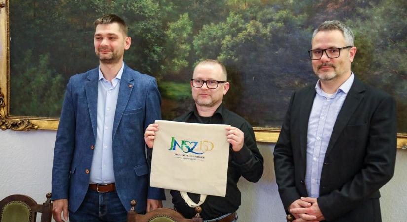 Szívünkből szól! Mutatjuk, hogyan néz ki a Jászkunság logója – galériával, videóval