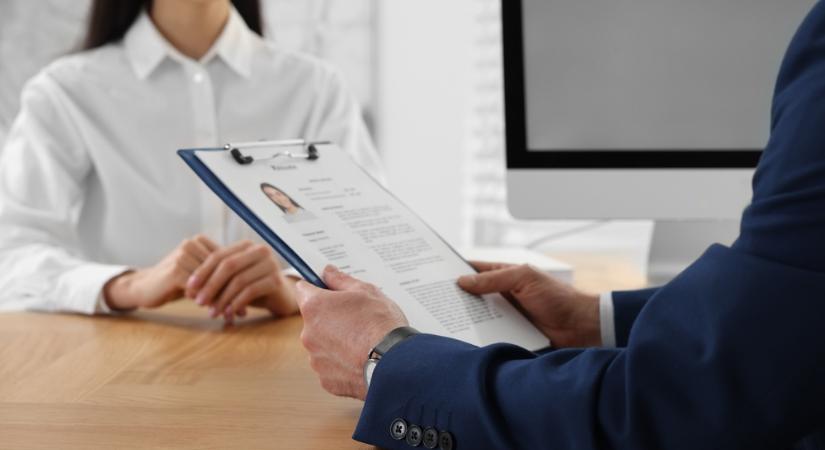 Így kémkednek a cégek az önéletrajzon keresztül