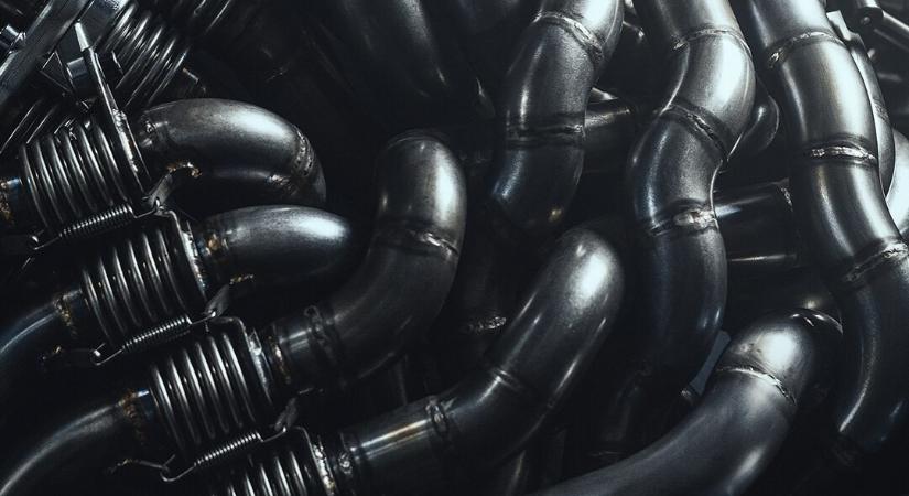 Űrbéli szörnynek is beillik az olaszok különleges motorja