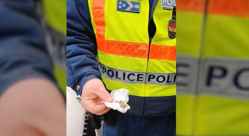 Férj az ilyen? Messziről bűzlött a Hevesnél lekapcsolt BMW, elképesztő, de terhes nő is ült benn – videóval