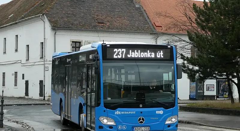 Forgalomba állt a BKV összes új maximidije