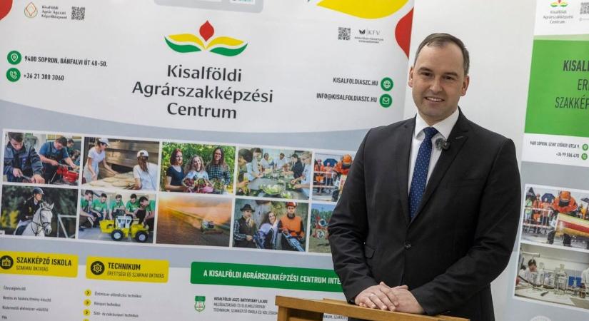 Új faipari tanműhely Sopronban  videó