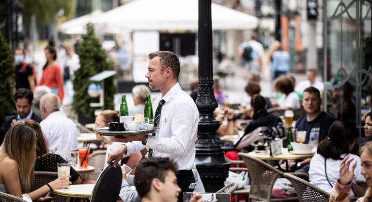 Döntött a kormány, hatalmas változások jönnek az éttermeknél és a vendéglátóegységeknél