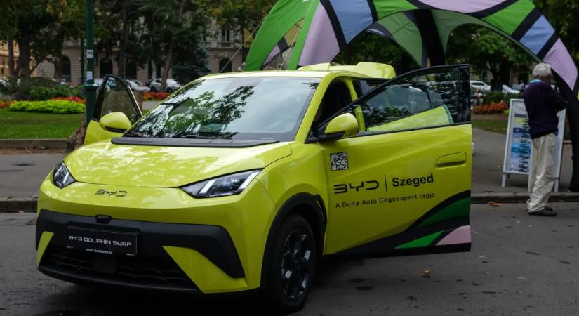 A magyar cégek állami támogatással sok BYD-t vesznek, a magánautósok inkább Teslát