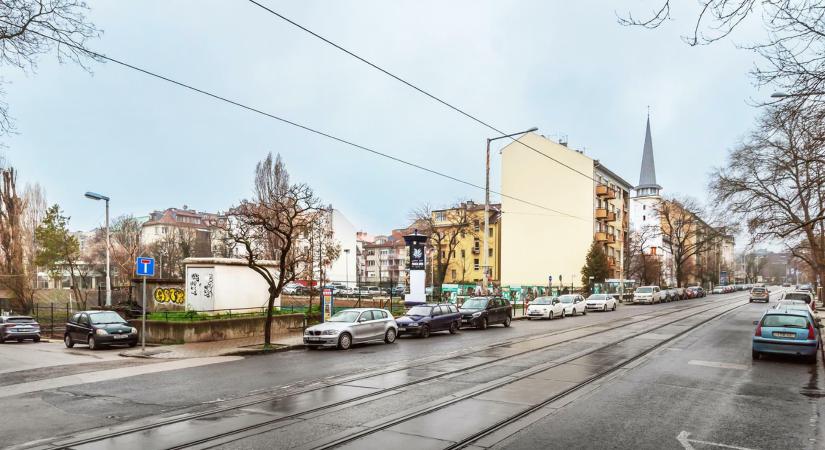 A tér átmeneti jellege – Tervek egy városi tömb felélesztésére a Hegyvidék főutcáján