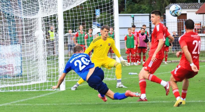 Három tehetséget kölcsönad, egy játékostól elköszönt a PMFC