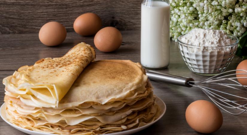 Soha többé nem szakad el sütéskor a palacsinta, ha beveted ezt a konyhai trükköt