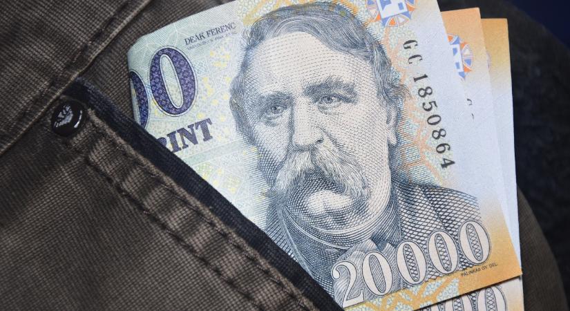 Banki álügyintéző is segített, 117 millió forintot szereztek meg