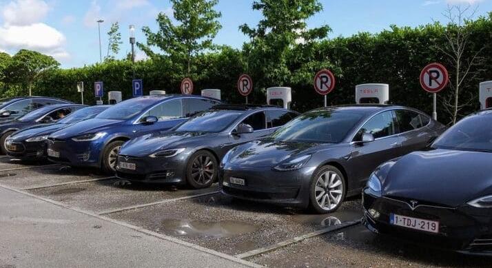 Megemelték a keretet – A vállalati e-autó programban 45 milliárd forint jut elektromos flottákra