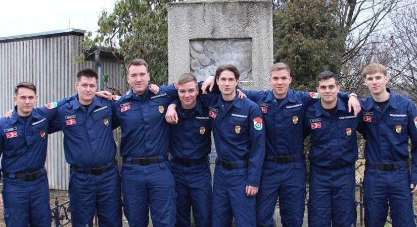 A jövő hősei: fiatalon adták életmentésre a fejüket