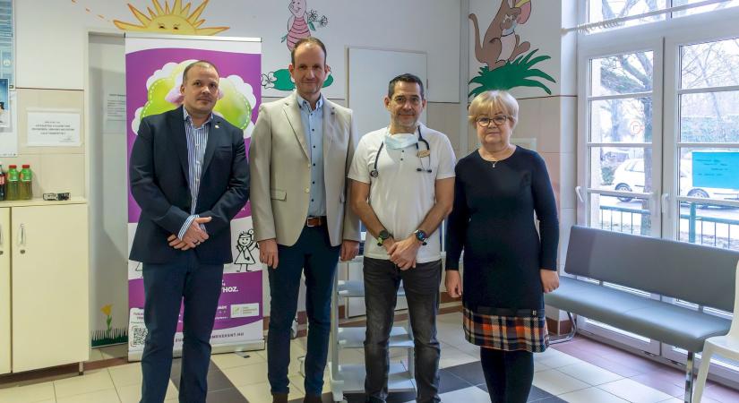 Svájci segítség a gyermekhematológiai-onkológiai osztály betegeinek