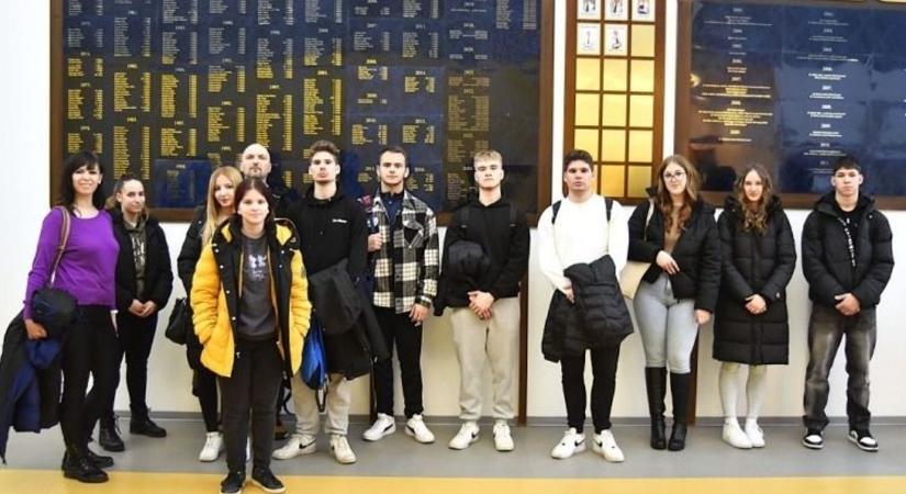 Közelebb a hivatáshoz: pályaorientációs nap az NKE-n