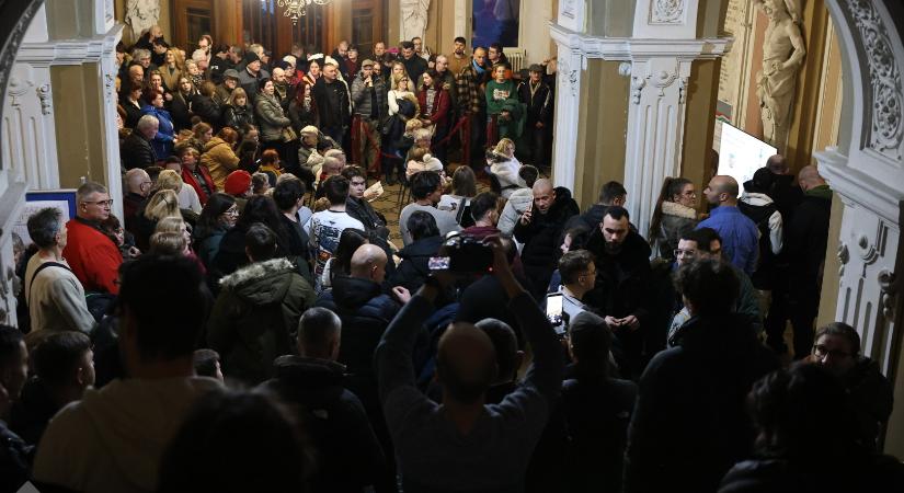 A nap, amikor Győr közgyűlése piactérré változott