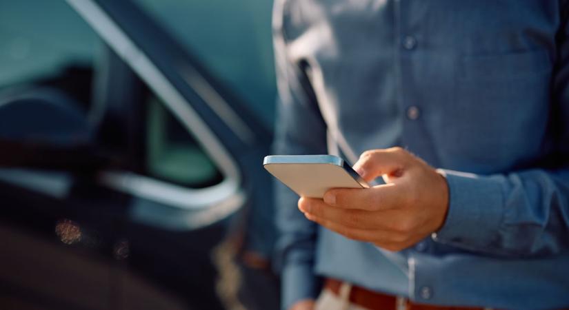 Észre sem vesszük és átáll a telefonunk a szerb hálózatra – ha látja a táblát, azonnal nézze a mobilját