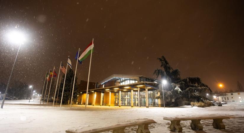 Felfüggesztették a Hit Gyülekezete volt egri lelkészét, mert átverte a híveket