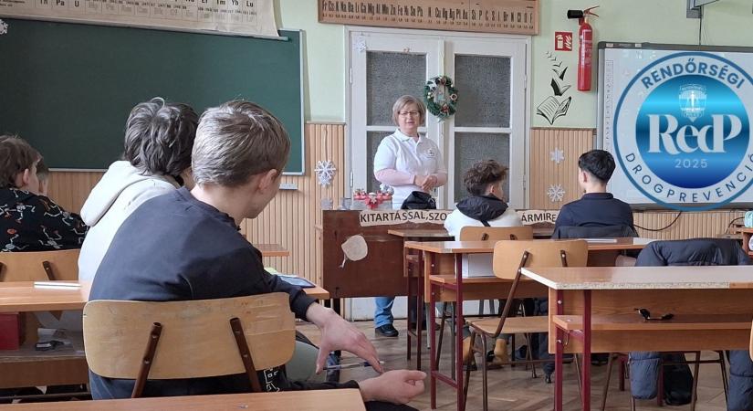 Mindszenti iskolásoknak tartottak előadásokat az egészséges életmódról vagy épp a kortárs bántalmazásokról