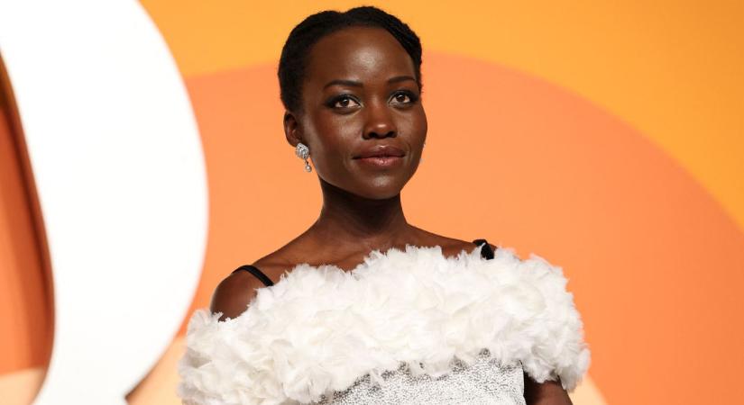 Elon Musk beszólt Szép Heléna castingjára, Whoopi Goldberg visszaszólt: „Na üljél le"