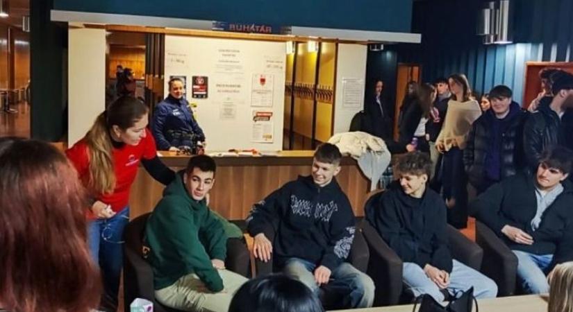 Vigyázz a poharadra! – bűnmegelőzési kitelepülés diákoknak