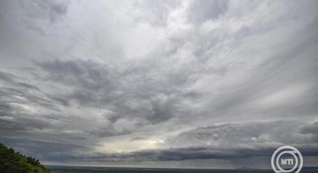 Folytatódik a csapadékos idő, töltődnek a talajok