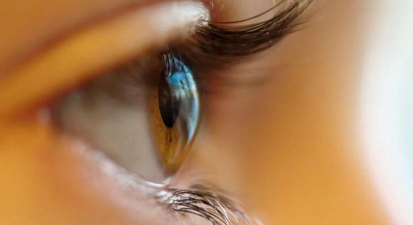 Kontaktlencse miatt vakult meg egy édesanya