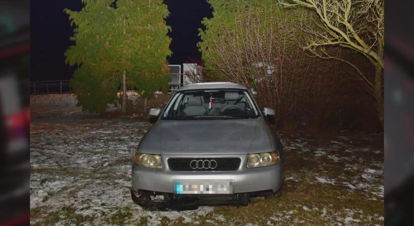 A boltos nyugtatta az autóval együtt ellopott öt éves kisfiút