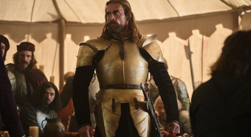 Rá sem ismerni a Hunyadi sztárjára – megvált hosszú szakállától Kádár L. Gellért