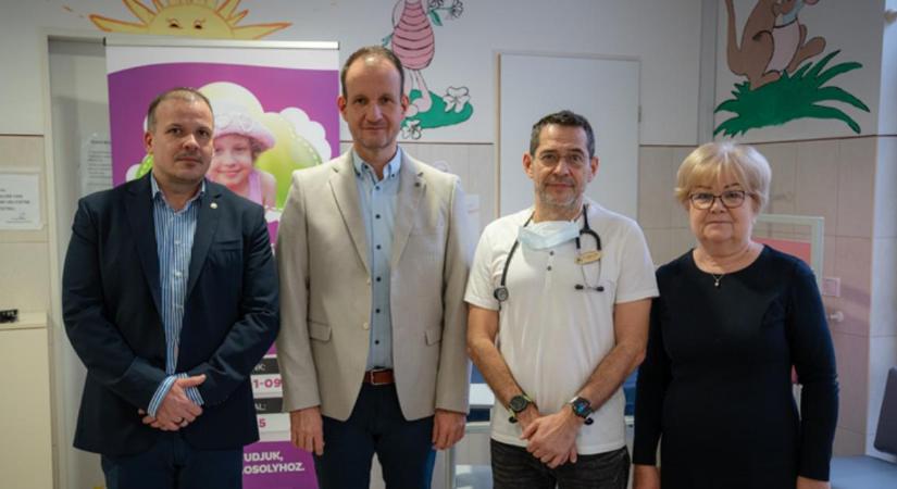 Beteg gyermekek gyógyulását segíti a Sensirion adománya