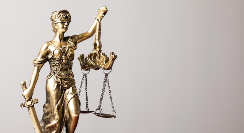 A kormány rendelete felülírja a bírókat – tiltakozik az ügyvédi kamara